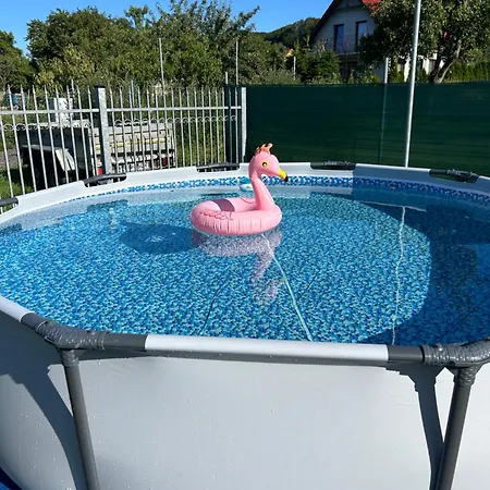 W Sadzie Wapnica Kolo Miedzyzdrojow 롯지 Wapnica (West Pomeranian)