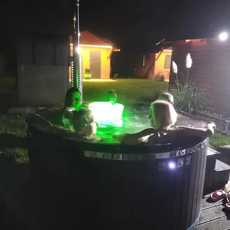 W Sadzie Wapnica Kolo Miedzyzdrojow