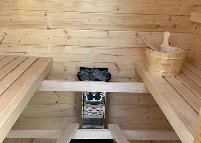 W Sadzie Wapnica Koło Międzyzdrojów *